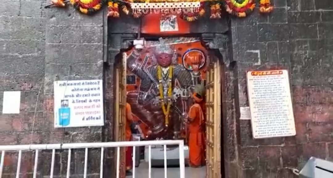 नवरात्रि के अंतिम दिन हुई माँ तुलजा चामुंडा की महाआरती, मंदिर में दिखा कोरोना का असर