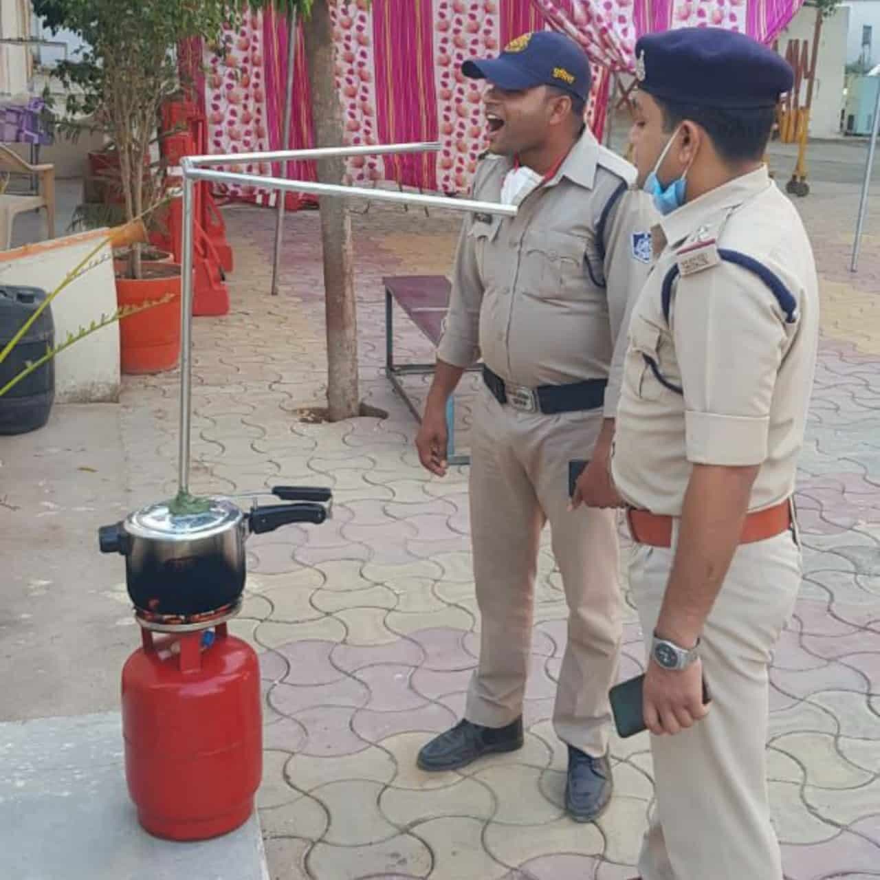 एसपी की नई पहल चर्चा में , स्टाफ को थानों में भाप दिलाने निकाला नया तरीका
