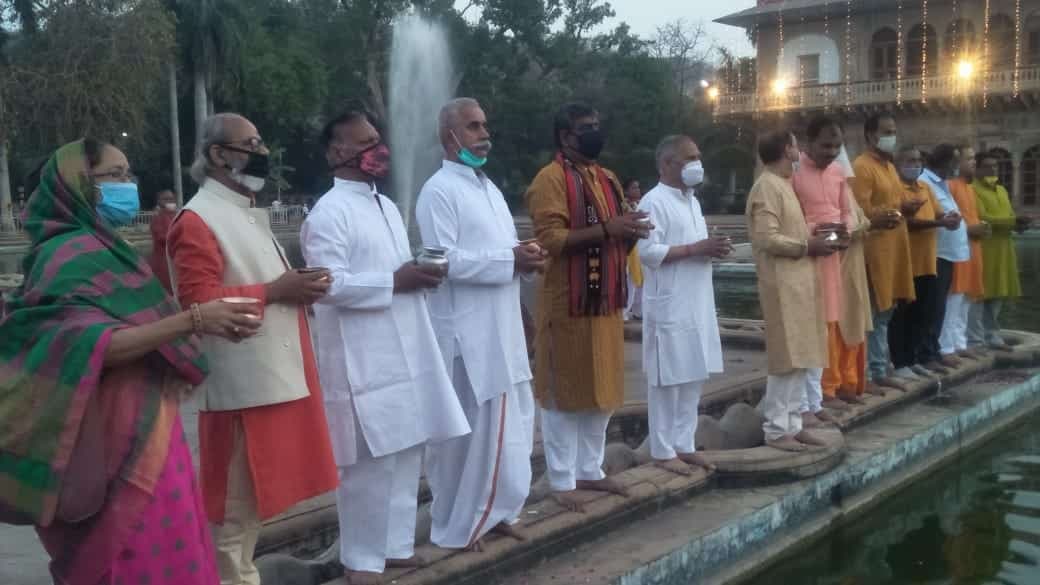 ठेंगे पर सरकारी आदेश, सांसद ने तोड़ा कोविड-19 प्रोटोकॉल