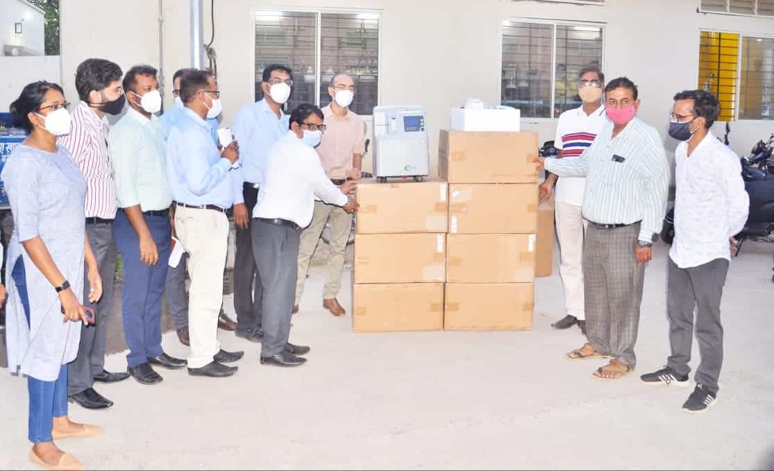 खण्डवा ऑयल्स ने जिला अस्पताल को दिए आठ ऑक्सीजन जनरेटर