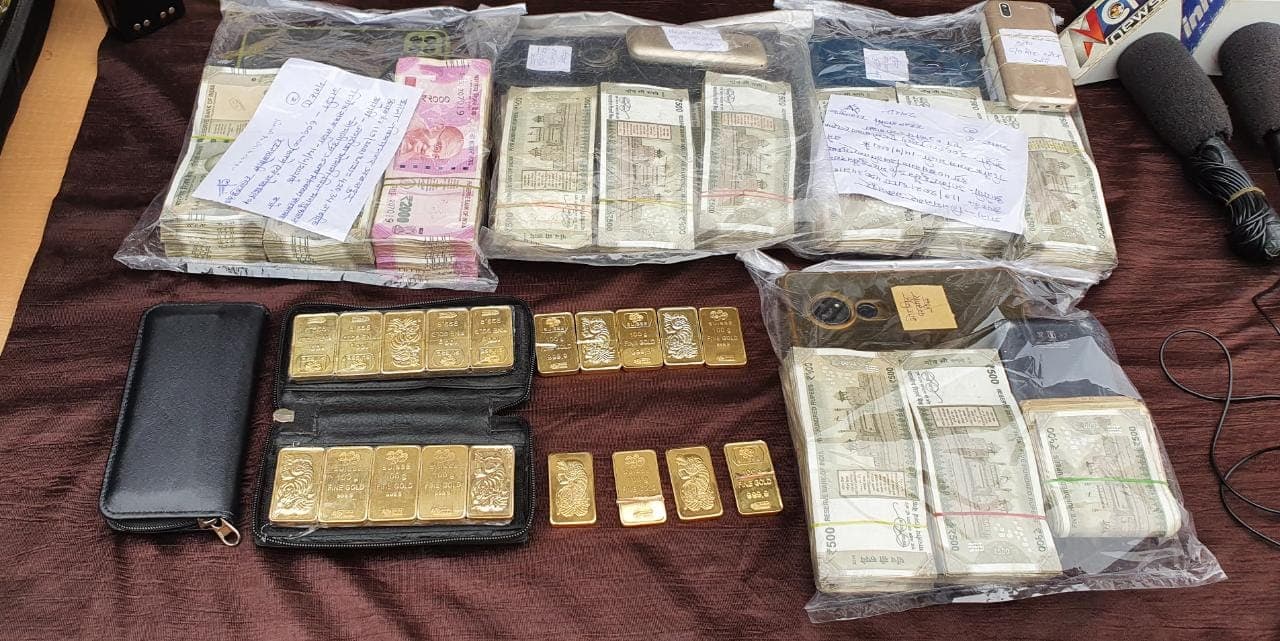 Sagar News : सोना तस्कर वैभव जैन से पूछताछ के बाद दुर्ग में प्रकाश साँखला पर DRI की दबिश