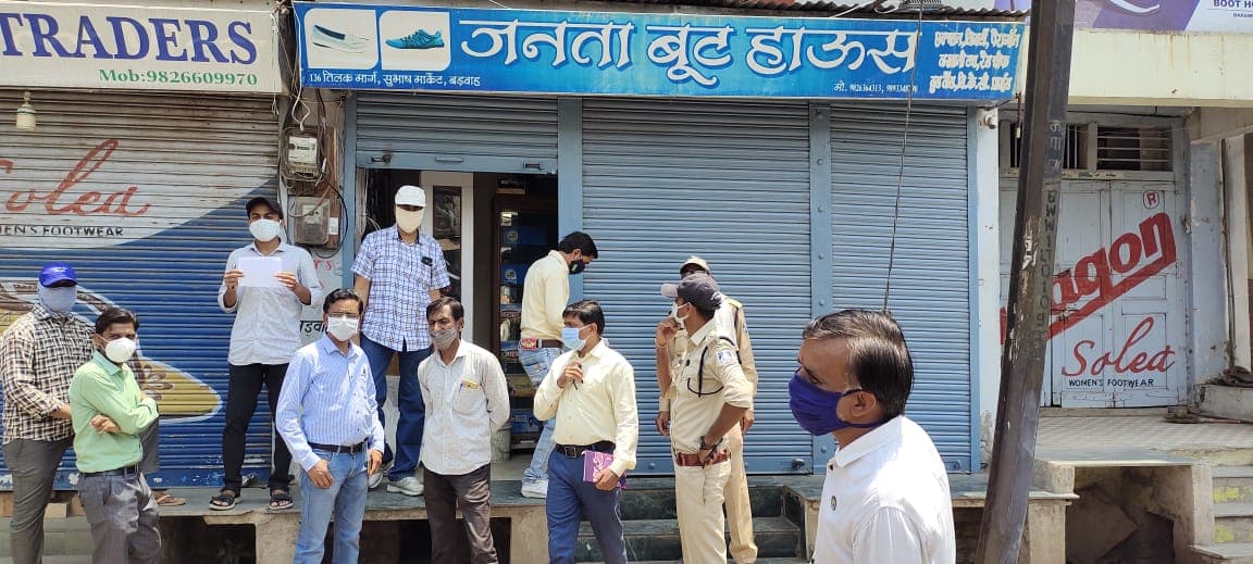 बड़वाह : तहसीलदार की दरियादिली, पहले व्यक्ति को भेजा नमाज पढ़ने फिर भेजा जेल