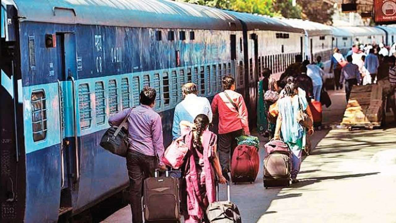 कोरोना की मार, बंद हुई 20 पैसेंजर ट्रेनें