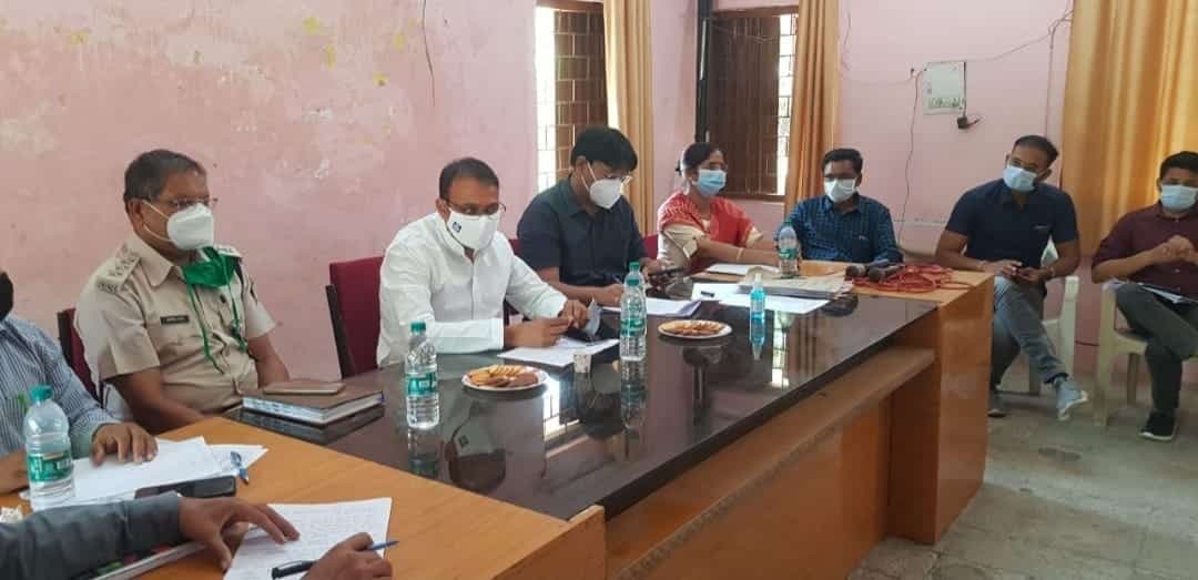 विधायक ने की आपात प्रबंधन समिति के साथ बैठक, कोरोना व्यवस्थाओं का लिया जायजा