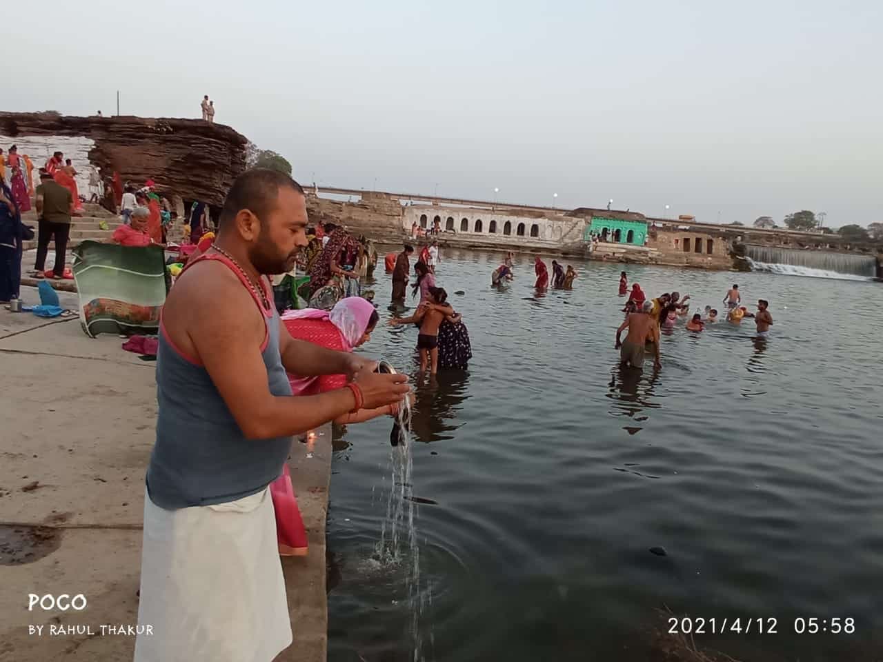 सोमवती अमावस्या पर संकुआ धाम पर उमड़ा जन सैलाब