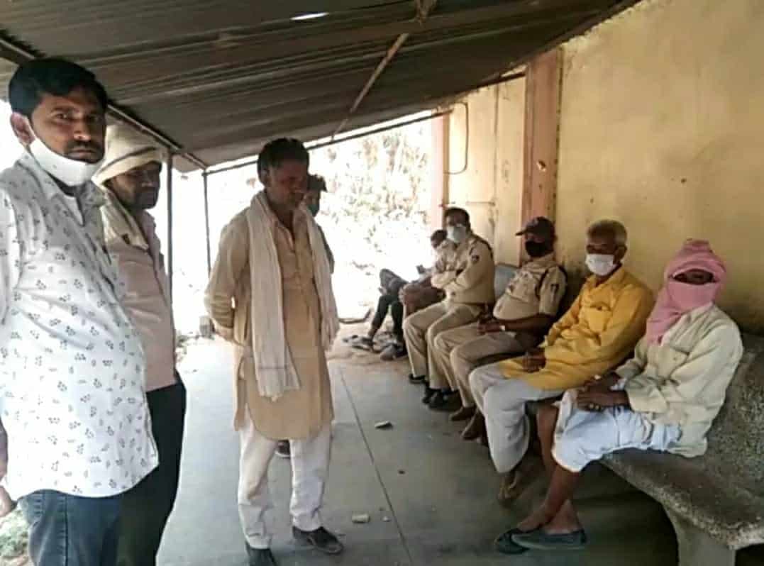 संदिग्ध परिस्थितियों में Farmer की मौत, गांव से 2 किलोमीटर दूर पुलिया पर मिला था बेहोश