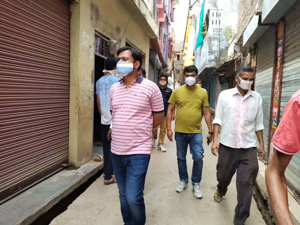 अशोकनगर: सड़कों पर उतरे एसडीएम, गली-गली घूमकर लॉकडाउन का लिया जायजा