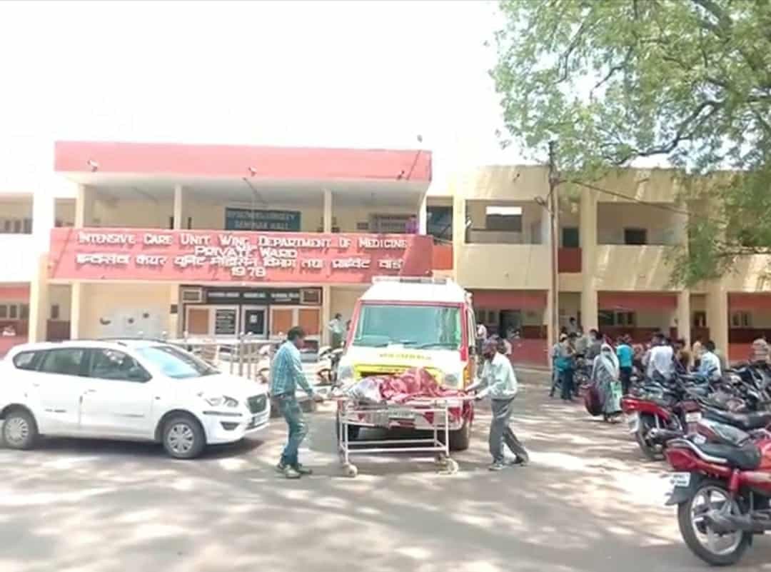 स्वादिष्ट राजमा चावल ने पहुंचाया अस्पताल, एक परिवार के चार सदस्य आईसीयू में भर्ती