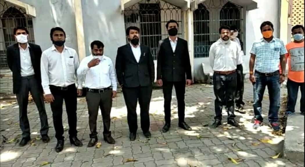 कोरोना काल में निजी अस्पतालों की मनमानी के खिलाफ वकीलों ने खोला मोर्चा