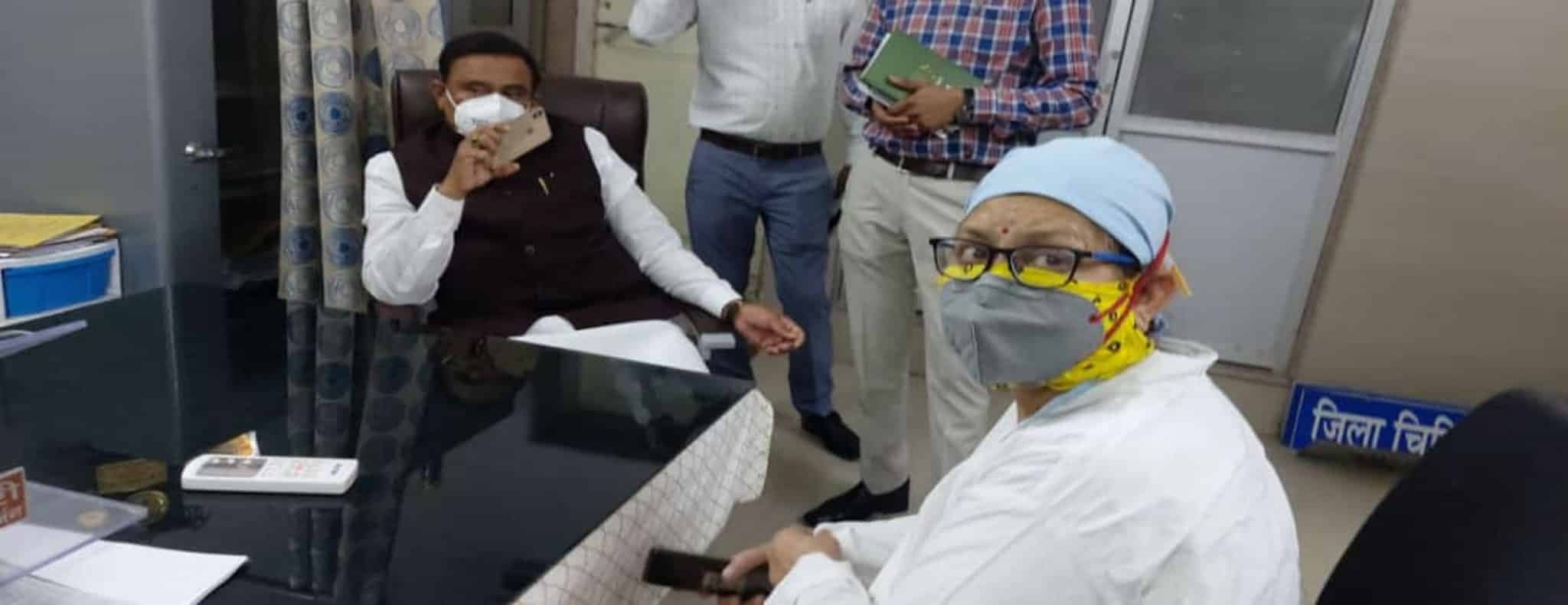 अस्पताल का निरीक्षण करने पहुंचे मंत्री भूपेंद्र सिंह, कहा- स्थिति नियंत्रण में, की जा रही व्यवस्थाएं