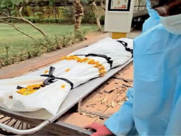 शिवपुरी में शवों की हुई अदला-बदली, अंतिम दर्शन करने पर पता चला सच, दूसरे की अंत्येष्टि करवा रहे थे परिजन
