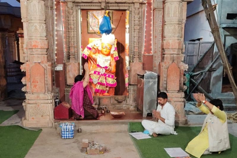 खरगोन : मंत्री ऊषा ठाकुर ने ओखलेश्वर धाम में किया सुंदर कांड, कोरोना से मुक्ति के लिए की प्रार्थना