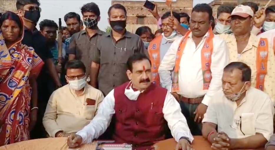 प.बंगाल : नरोत्तम मिश्रा की अगुवाई में सैंकड़ों किसानों ने दिया बीजेपी को समर्थन