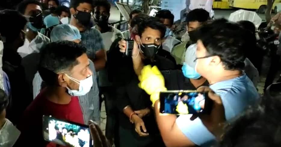 रतलाम- अस्पताल में ऑक्सीजन की कमी, परिजनों ने किया हंगामा