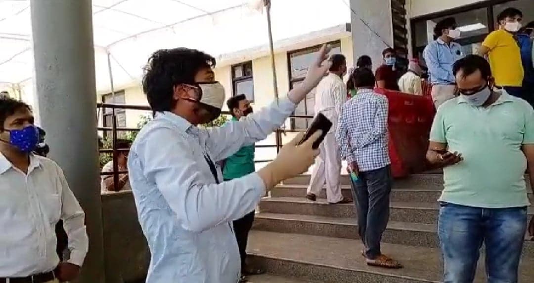 बदइन्तजामी के बीच हुई पत्रकार की मौत, हंगामा, नहीं सुधर रहे रतलाम मेडिकल कॉलेज के हालात