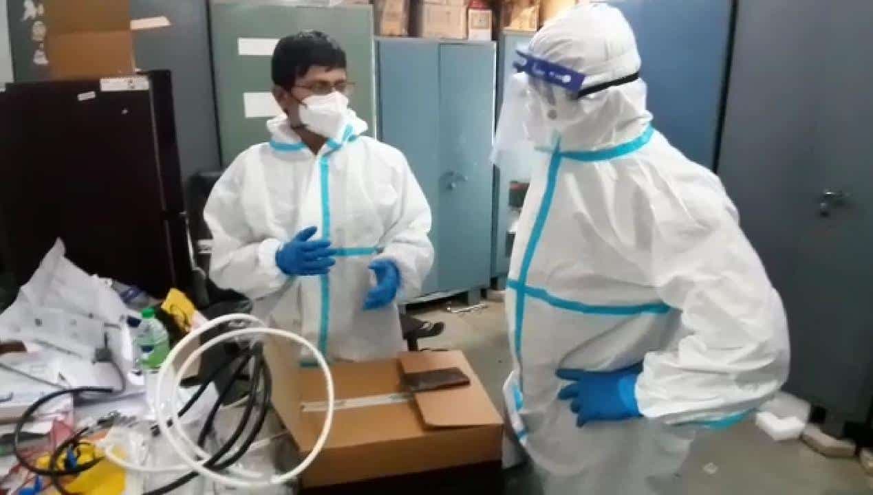 राजगढ़ में कलेक्टर और एसपी ने दिखाया हुनर, खुद सुधारे बंद पड़े वेंटिलेटर