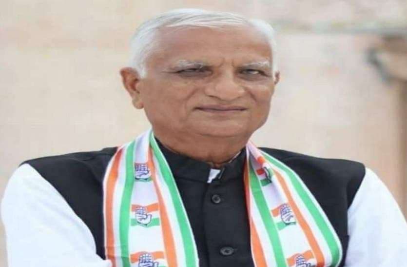 राजस्थान में सियासी संकट: कांग्रेस विधायक हेमाराम चौधरी का इस्तीफा, पार्टी में हड़कंप
