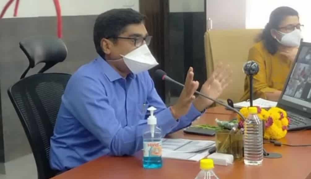 नवागत कलेक्टर बोले- ‘विथ यू, विदाउट यू, डेस्पाइट यू’ रतलाम में खत्म करना है कोरोना