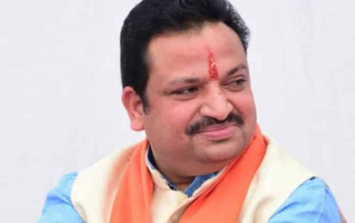 पत्रकारों को कसम दिला मौत के आंकड़े पूछ रहे कांग्रेस नेता, भाजपा ने ली आपत्ति
