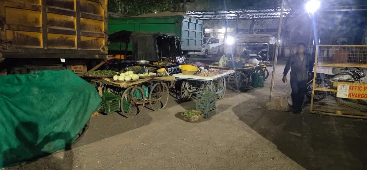 लॉकडाउन के नियमों का पालन नहीं करने पर पुलिस ने 17 लोगों पर की कार्रवाई , 12 को भेजा अस्थाई जेल