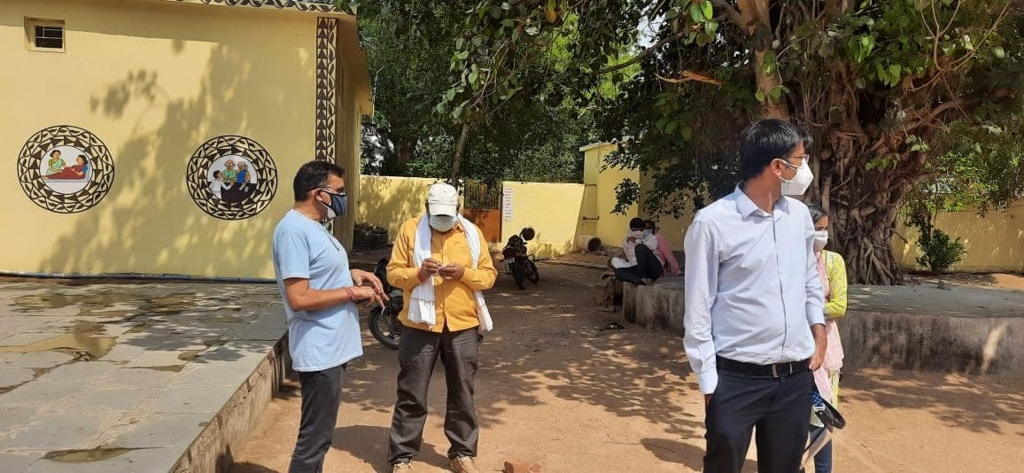 शिवपुरी : एसडीएम ने नरवर क्षेत्र के स्वास्थ्य केंद्रों का किया निरीक्षण, दो झोलाछाप डॉक्टरों की दुकानें की सील
