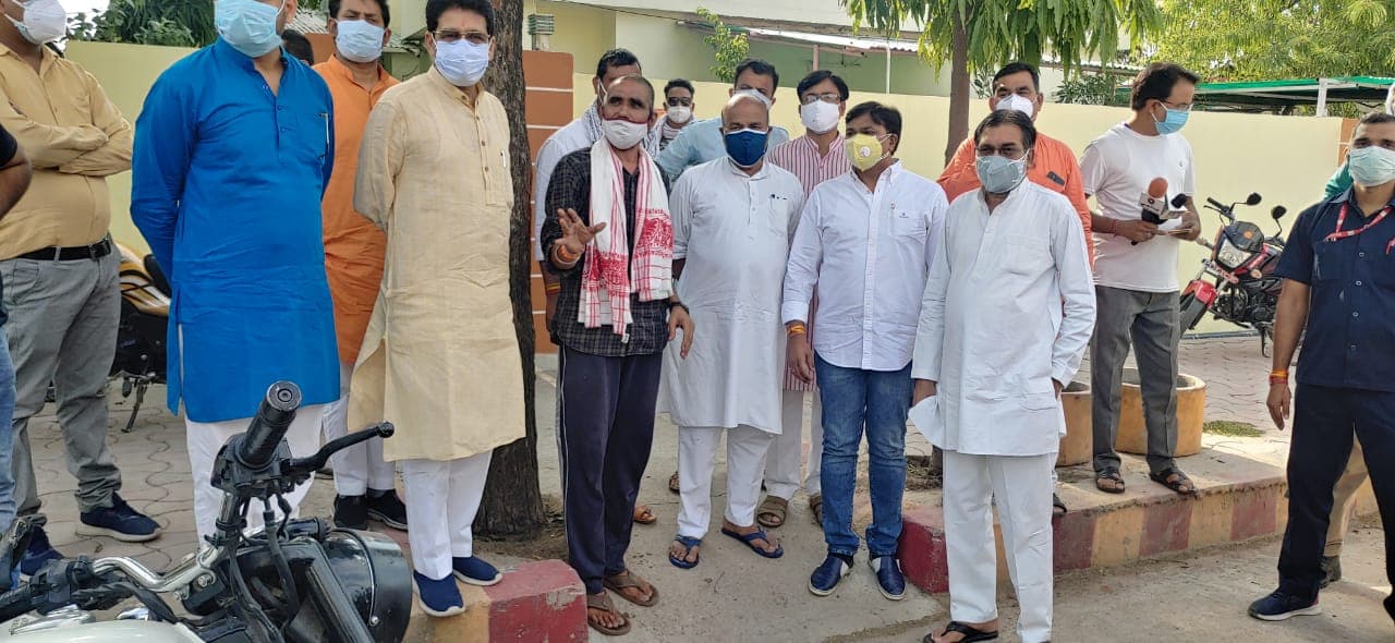 बीजेपी की अंतर्कलह आई सामने, आपदा प्रबंधन की बैठक छोड़ निकले सांसद