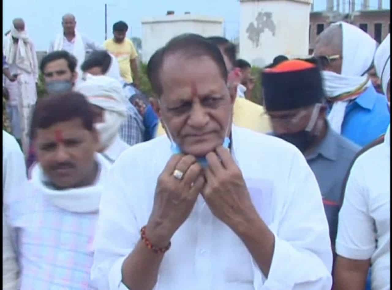 पूर्व विधायक का मंत्री को पत्र, आपका काम सड़क सेनेटाइजेशन का नहीं, लोगों की जान बचाइये