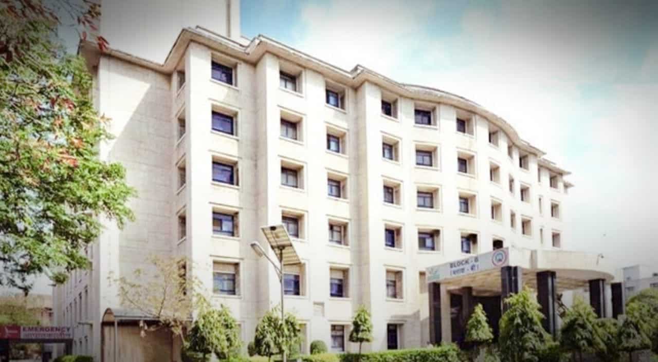 दिल्ली- ऑक्सीजन की कमी से बत्रा हॉस्पिटल में एक डॉक्टर सहित 12 मरीजों की मौत!