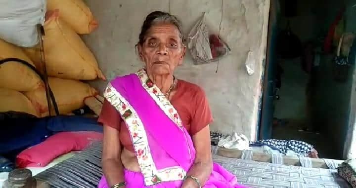 राजगढ़ में पांच बेटों के खिलाफ पुलिस थाने पहुंची बूढ़ी मां, ये है मामला