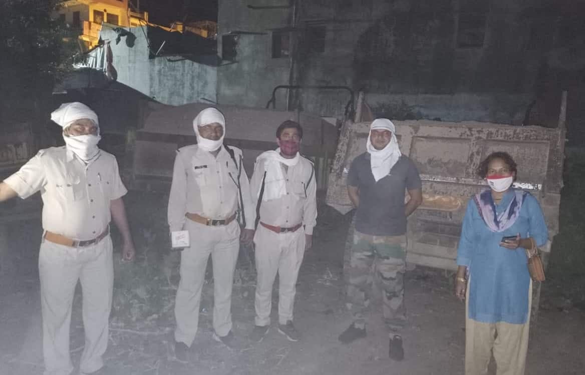 मुरैना : कोरोना कर्फ्यू में भी नहीं रुक रहा अवैध उत्खनन, एसडीओ की ताबड़तोड़ कार्रवाई जारी