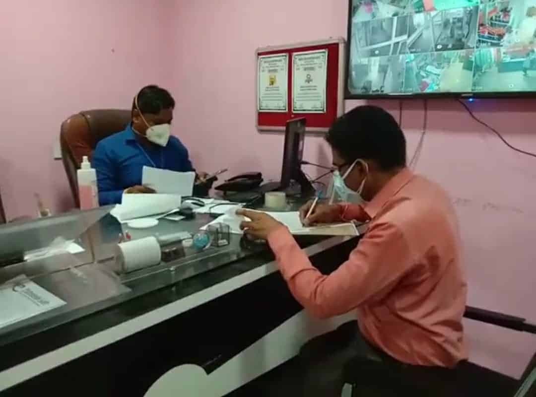 आयुष्मान कार्ड धारक को नहीं मिला फ्री में इलाज, स्वास्थ्य विभाग ने मारा छापा