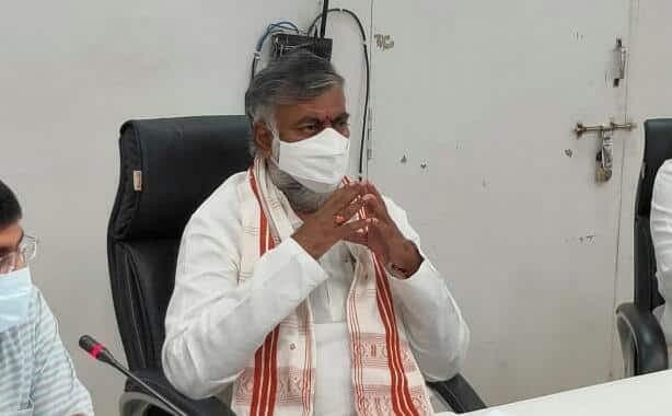 केंद्रीय मंत्री प्रहलाद पटेल का दावा, बोले- देश में कहीं नहीं है ऑक्सीजन की कमी
