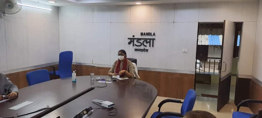 मण्डला : कलेक्टर ने ली कोरोना समीक्षा बैठक, दिए जरूरी दिशा-निर्देश