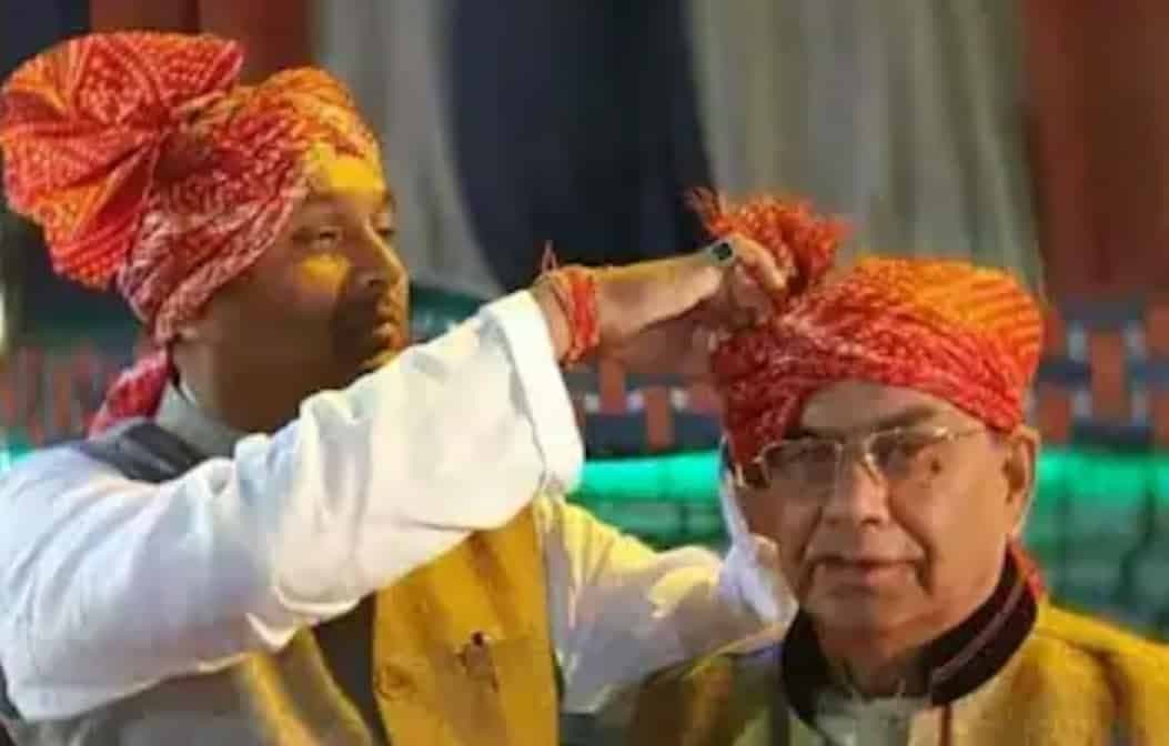 दमोह उपचुनाव : मतगणना के बीच वायरल हो रही राहुल लोधी और अजय टंडन की तस्वीर