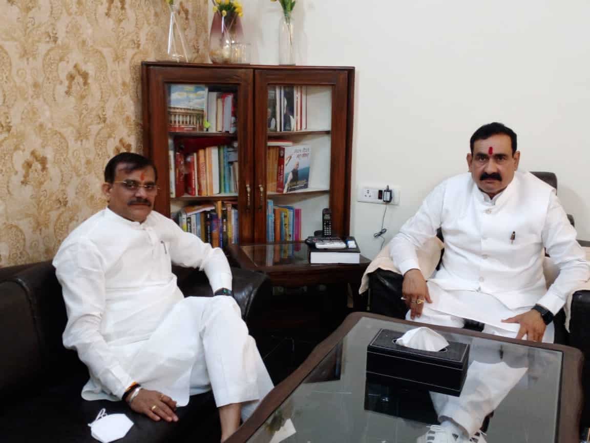MP Politics:  नरोत्तम से मिलने पहुंचे वीडी शर्मा, क्या है इन सियासी मुलाकातों के मायने!