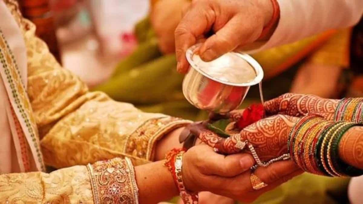 प्रेमी कर रहा था किसी और से शादी, प्रेमिका ने किया हंगामा, और फिर हुआ ये !