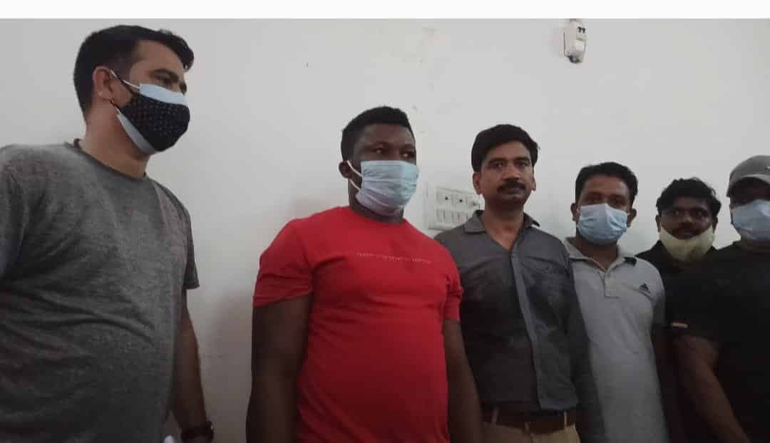 भिंड पुलिस को मिली बड़ी सफलता, नाइजीरियन युवक सहित अंतरराष्ट्रीय ठगी करने वाला गिरोह पकड़ा