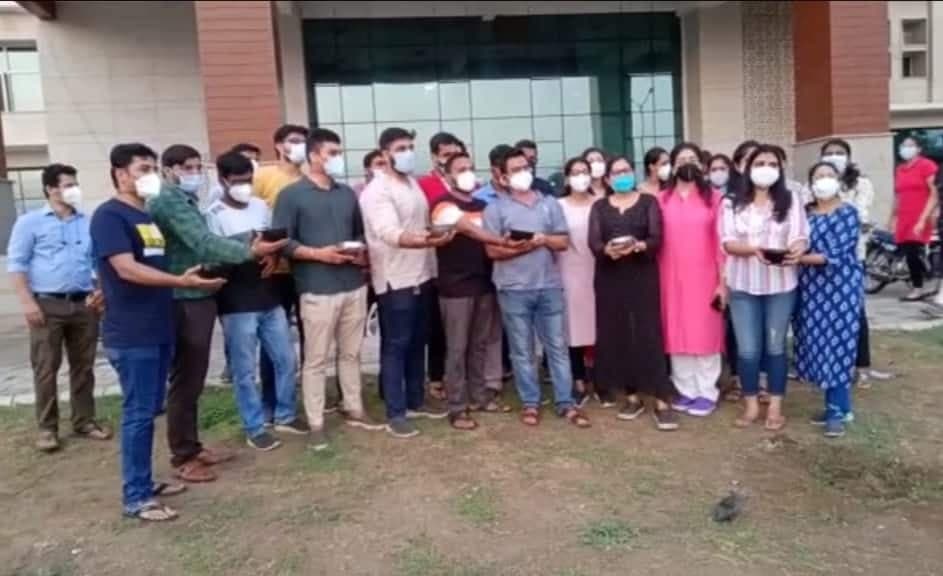 सरकार ने मांगे सीट लीविंग बॉण्ड के पैसे, तो जूडा ने पकड़ लिया कटोरा