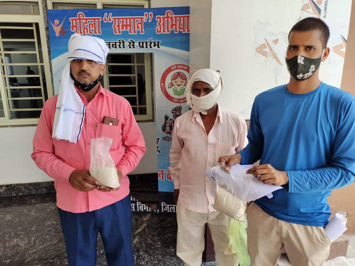 मुरैना- पोषण आहार में धांधली, सत्तू के नाम पर दिया जा रहा आटा