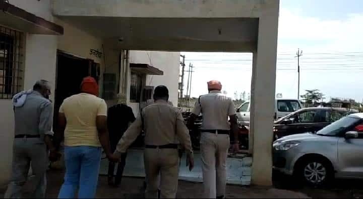 अवैध हथियारों के साथ पकड़ाया गया बीएसएफ का निलंबित सिपाही, एनडीपीएस एक्ट में हुआ था गिरफ्तार