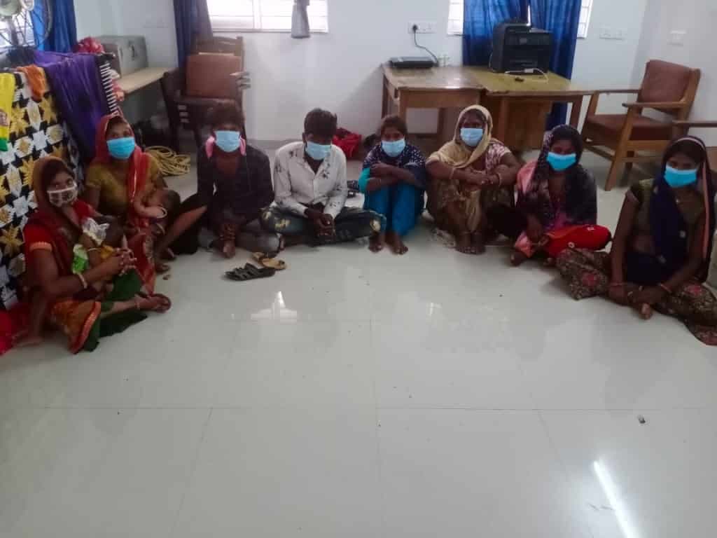 दुकानदार को झांसा देकर 21 हजार की साड़ियां चुराई, पुलिस ने पकड़ा राजस्थान का गिरोह