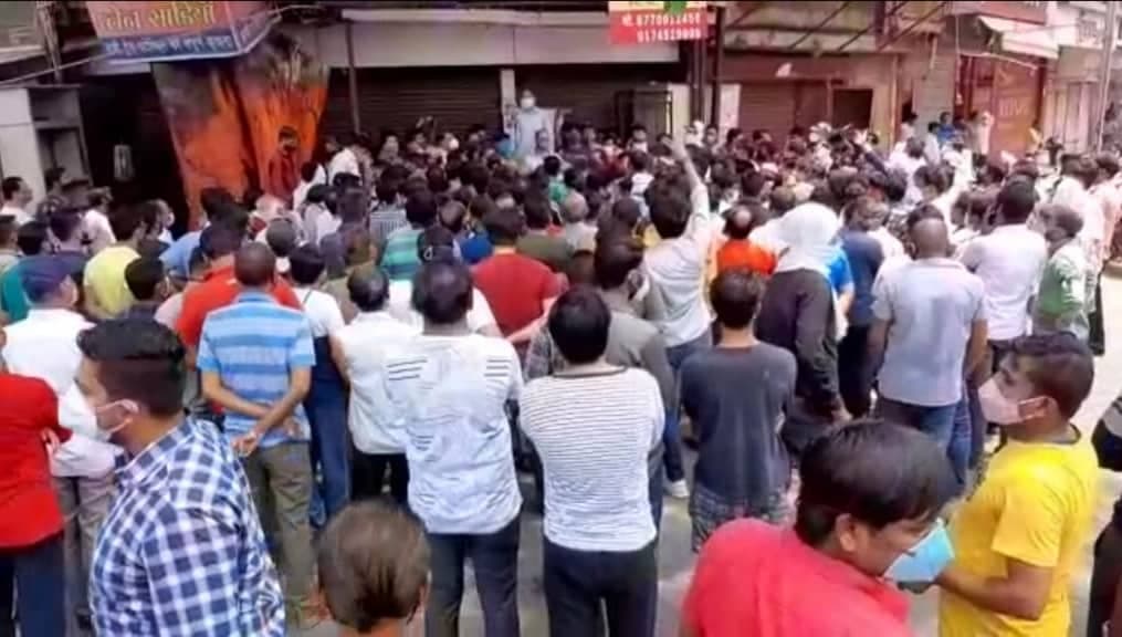 अनलॉक में भी बाजार बंद, व्यापारियों का फूटा गुस्सा