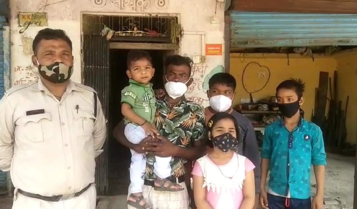 राजगढ़ : गजानंद को उसके परिवार से मिलाना ही कांस्टेबल का मकसद, पढ़िए पूरी खबर