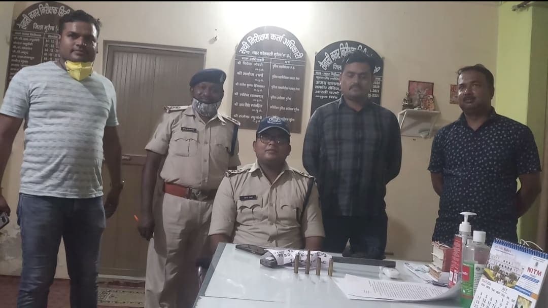 पुलिस ने 12 घंटे में फायरिंग करने वाले दो आरोपियों को किया गिरफ्तार, हथियार भी जब्त