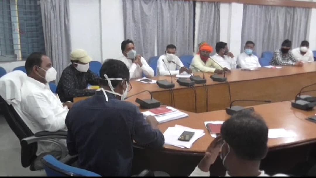 Chhindwara: 21 जून से शुरू होगा वैक्सीनेशन महाअभियान, विधायक ने बैठक बुलाकर बनाई रणनीति