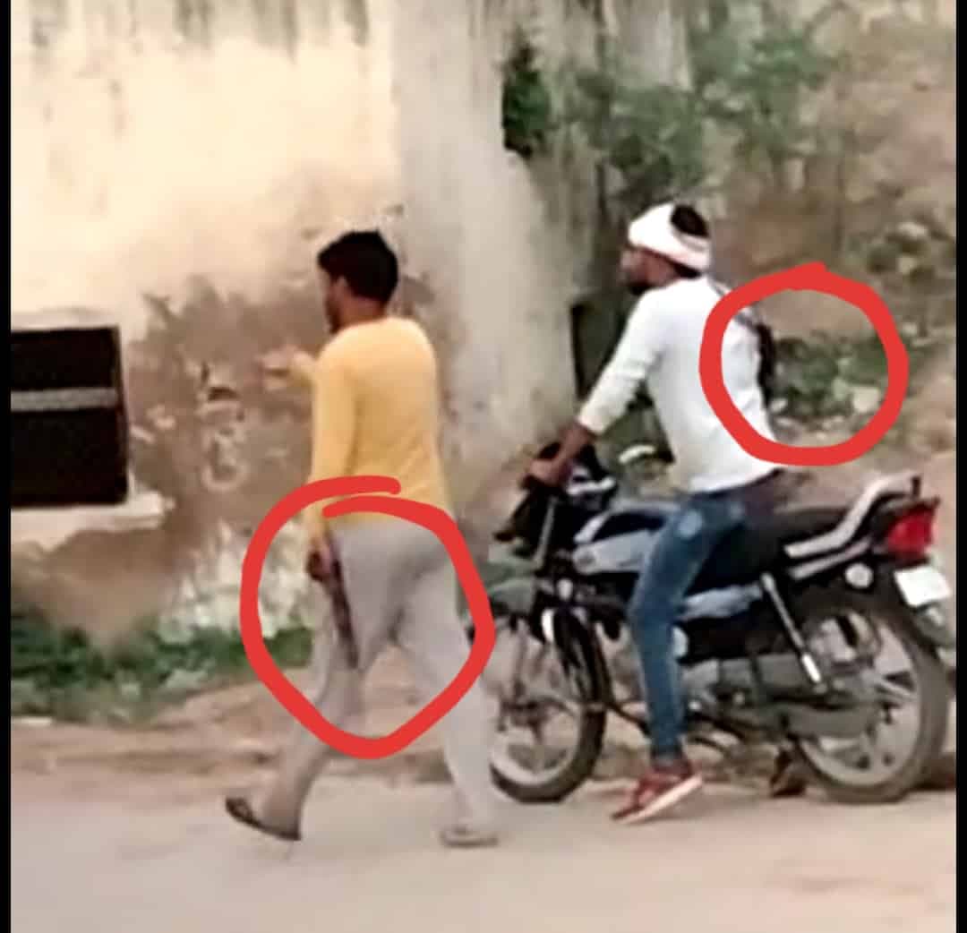 मुरैना: हथियार के दम पर बदमाशों ने लूटी शराब की दुकान, Video Viral
