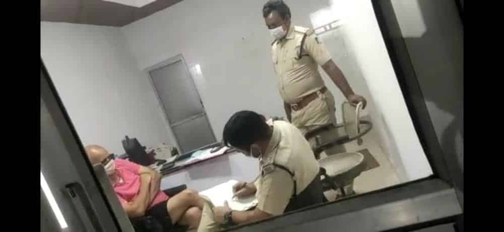 JUDA डॉक्टर के घर पहुंची पुलिस, परिवार को धमकाने का आरोप, Video जारी कर बताई सच्चाई