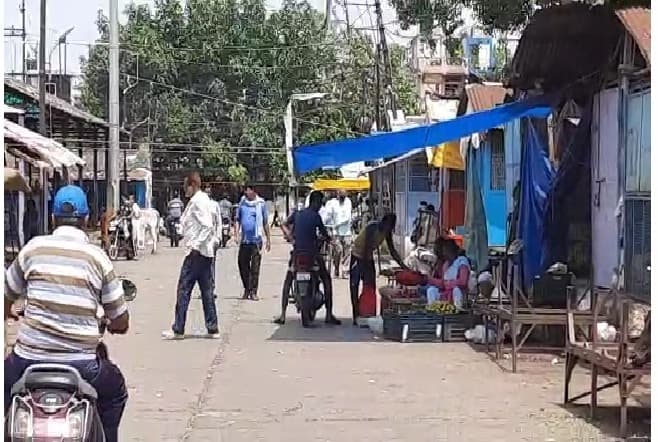 Jabalpur News : मुख्यमंत्री के निर्देश पर खुले बाजार, पुलिस ने बंद कराई दुकानें