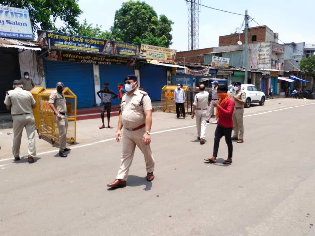 Singrauli Unlock : सड़कों पर मोरवा पुलिस, बिना मास्क के घूम रहे लोगों को भेजा अस्थाई जेल, कराया पैदल मार्च