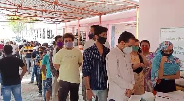 दमोह में व्यापारियों के लिए अलग से शुरू हुआ वैक्सीनेशन सेंटर